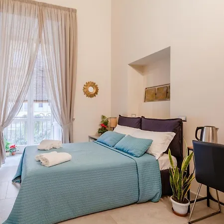 Monteoliveto 33 4* Nápoles