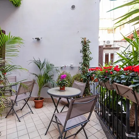 Guest house Monteoliveto 33 *