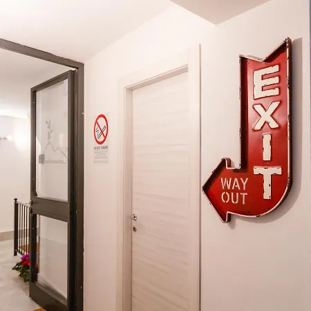 Guest house Monteoliveto 33 *